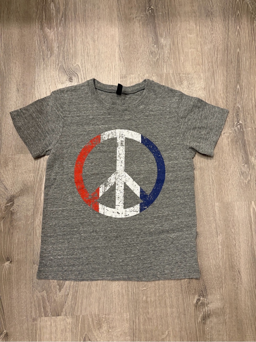 PixieLane Gray Kids Tee Patriotic Peace Graphic- Size 6/7- Pre-owned
